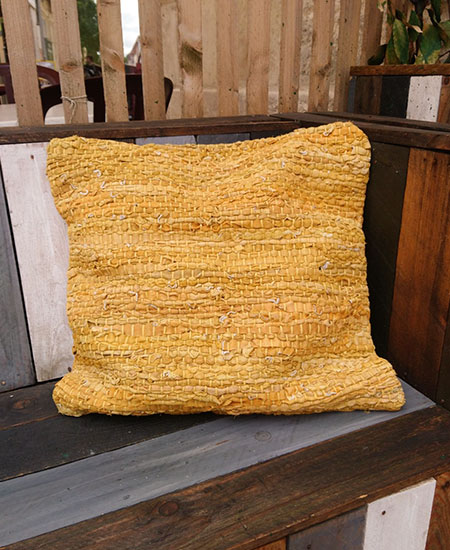 Coussin bohème jaune