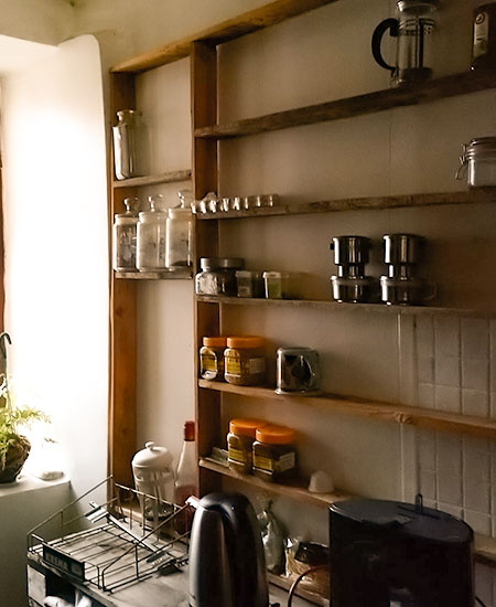 Etagère de cuisine en bois de récupération