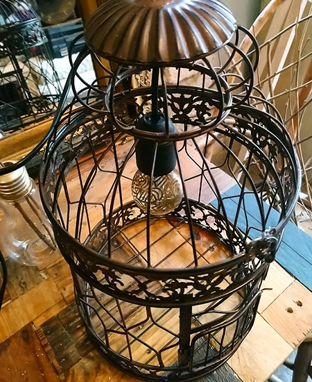 Lampe cage oiseaux éteinte